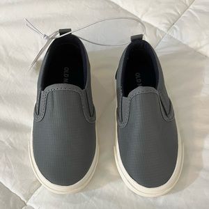 Old Navy Toddler Unisex Grey Nylon Slip On Sneakers Size 6
